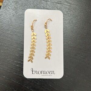 Bronwen Jewelry cascade earrings - medium.